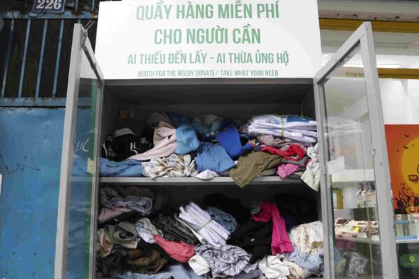 từ thiện quần áo cũ